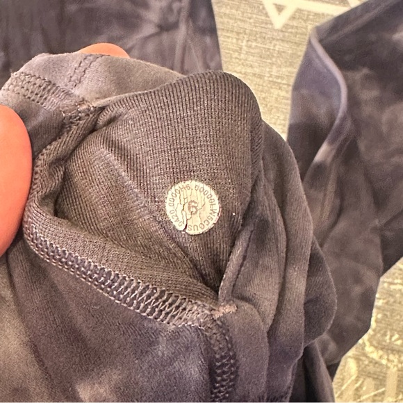 Lot of 4 Lululemon Size 6 Pants, Yoga, Sweatpants, Joggers, great condition! - Picture 4 of 15